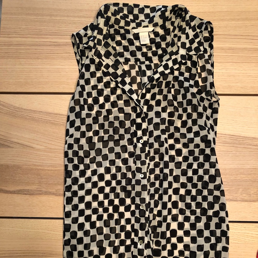 Black and White Sleeveless Blouse